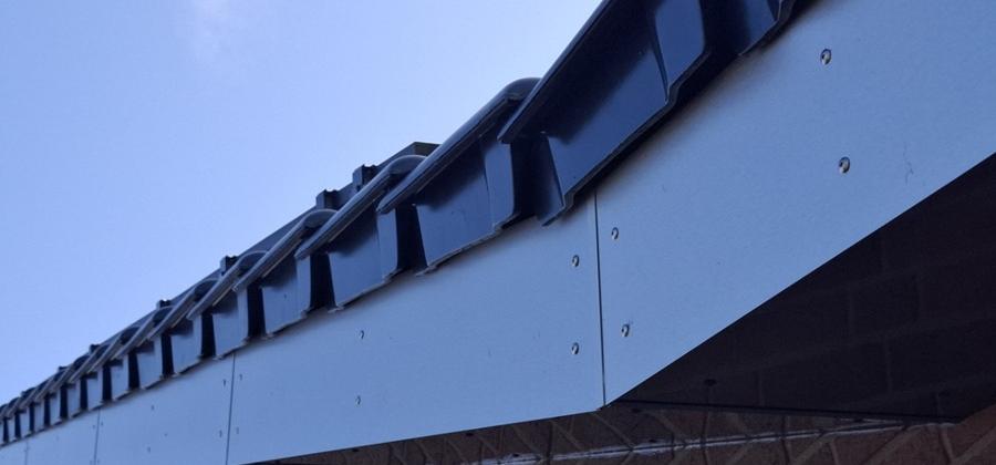 Dakrand zelf bekleden – handleiding met aluminium composiet platen