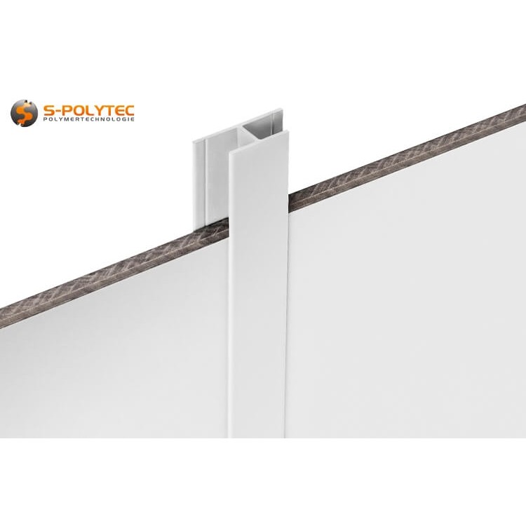 De UV- en weerbestendige poedercoating van de witte verbindingsprofielen is ongevoelig voor krassen