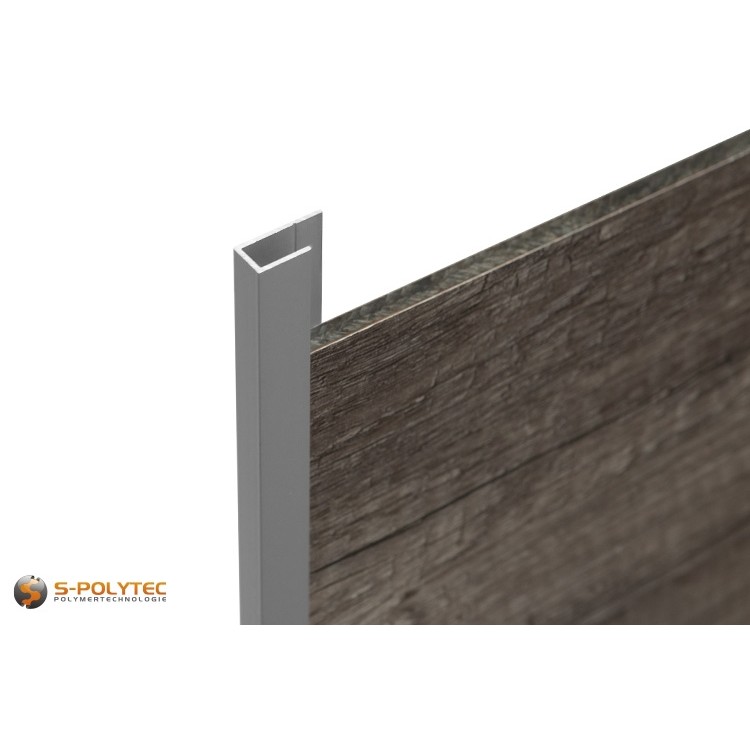 De U-profielen zijn gemaakt van zilverkleurig geanodiseerd aluminium (EN AW 6063 T6) en zijn daardoor optimaal beschermd tegen corrosie.