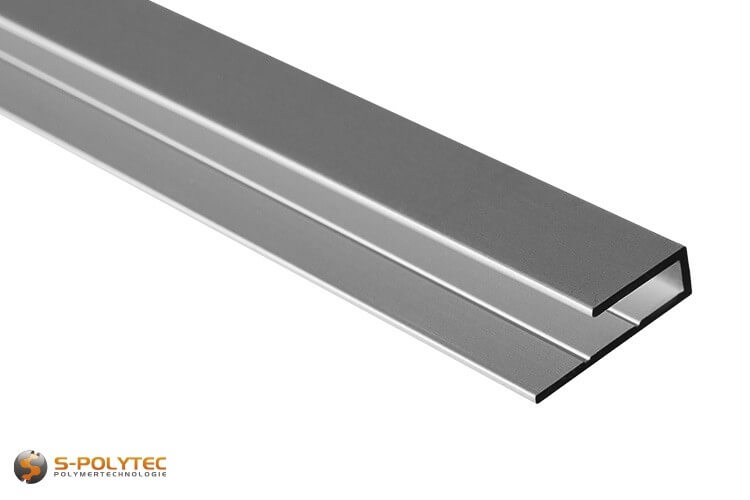 De zilverkleurige randprofielen van massief aluminium zijn geschikt voor panelen met een dikte van 3mm, 6mm of 8mm