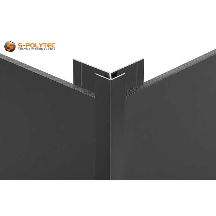 De gepoedercoate buitenhoekprofielen in RAL7016 zijn gemaakt van aluminium (EN AW 6063 T6) en zijn UV- en weerbestendig.