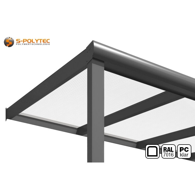 Terrasdak in RAL7016 (antracietgrijs) met afgeronde aluminium profielen en transparante polycarbonaatplaten met dubbele huid